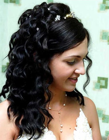 Loose Curls For Pakistani Bridal