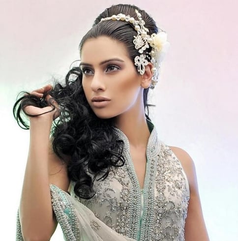 Pakistani Hairstyle For Women