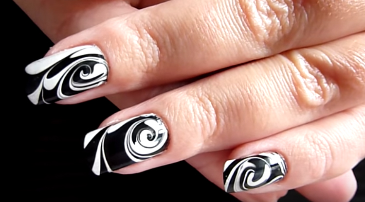 Spiral Marble Nail Art Pattern