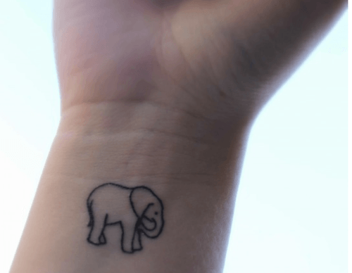 133 Trending Tattoos für Mädchen am Handgelenk, Hand, Schulter und mehr  