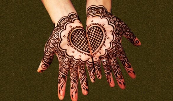 Heart shaped mehndi designs For Women