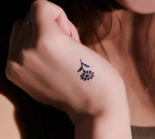 Tattoos Design Ideas for Girls on Hand