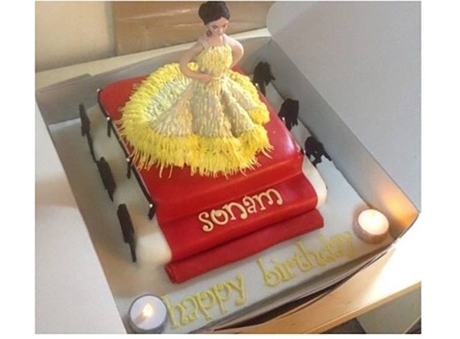 Sonam Kapoor Birthday Cake