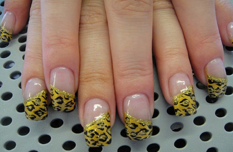 Cheetah print nail art for women