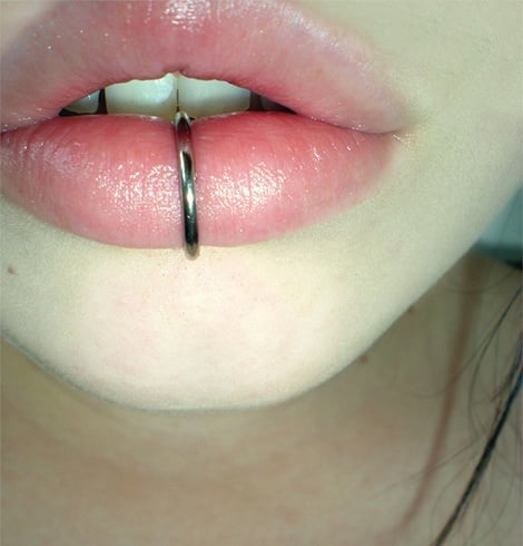 Fake Gauge Piercing