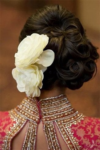 60+ Traditionelle indische Brautfrisuren für Ihre Hochzeit  