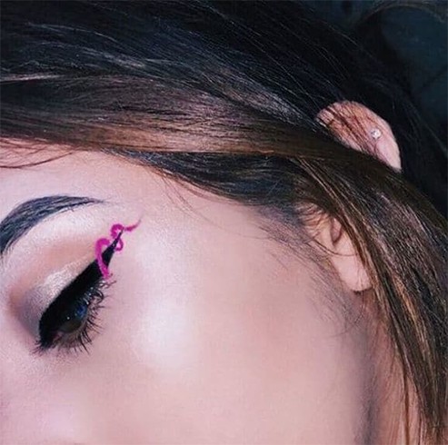 Ribbon Eyeliner Trend