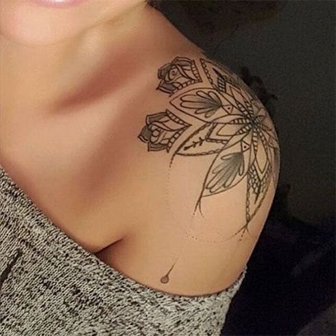 Frau oberarm tattoo Ideen Tattoos