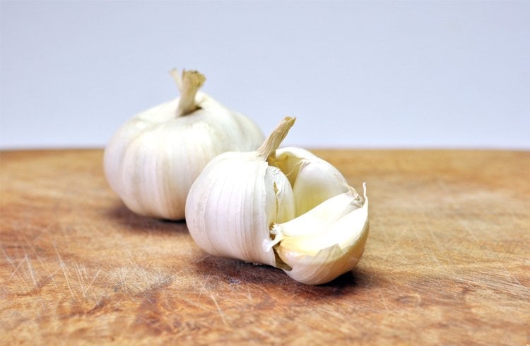 Garlic for How to get water in of ears