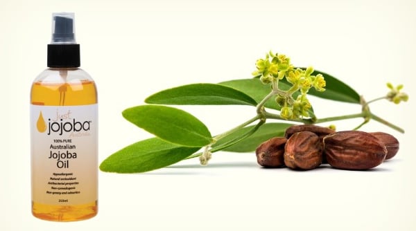 Mit Jojoba-Öl für Akne-Behandlung  