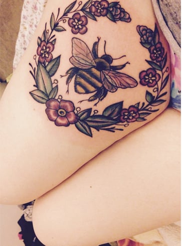 Laurel wreath around the knee  Tattoos by Pineapple  Facebook