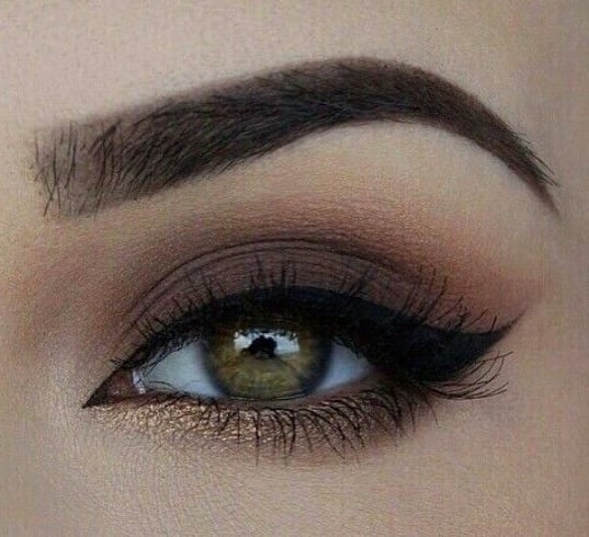 Matte taupe eyeshadow