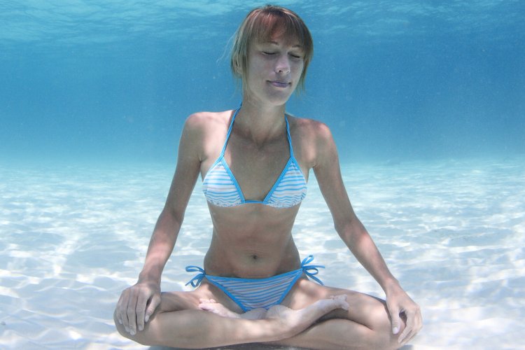 Wasser-Yoga: Die New-Age-Meditation im Wasser  