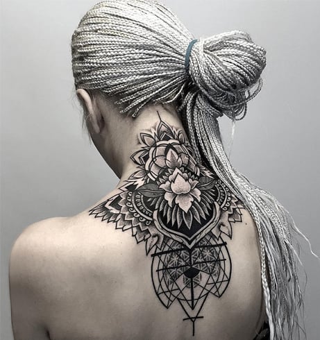 Neck Tattoo Designs: Helle Ideen für ein einzigartiges Tattoo!  