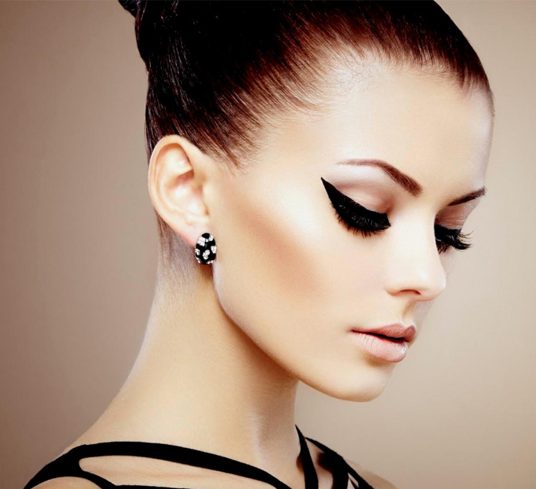 Cat Eye Makeup for woman