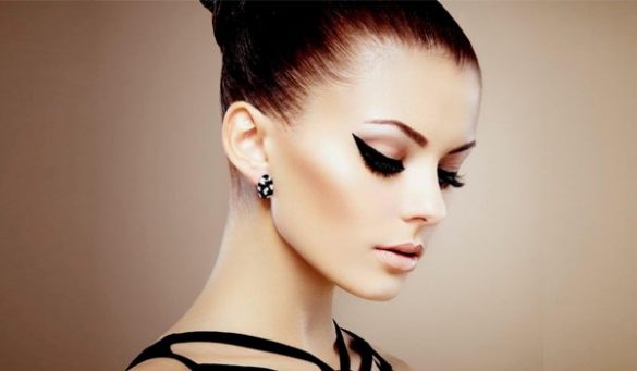 Cat Eye Makeup lady