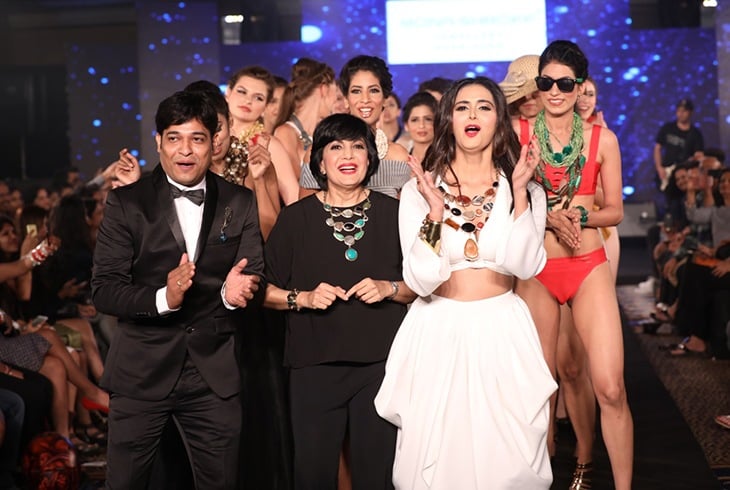 Niraj Jawanjal with Mona Shroff and Minakshi Dixit at IIFW