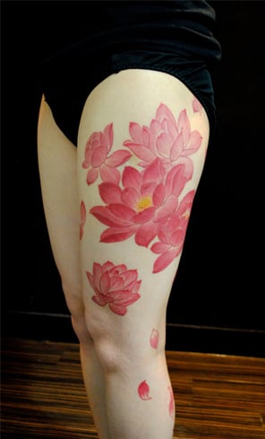 lotus tattoos On leg