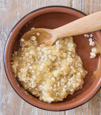 Oats Scrub for Pimple on Nose