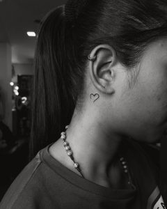 83 Cute Neck Tattoos For Women