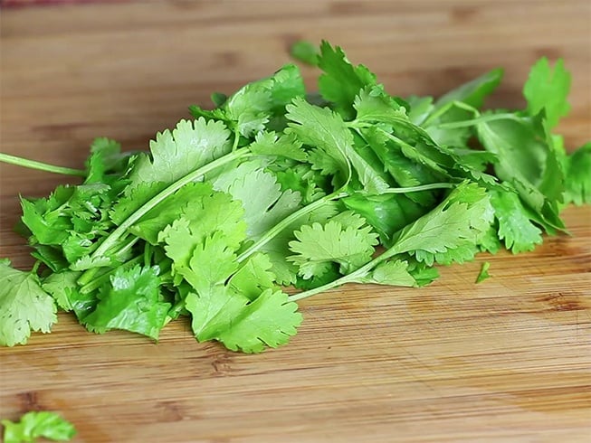 Coriander Leaves to Treat Red Dots On Skin