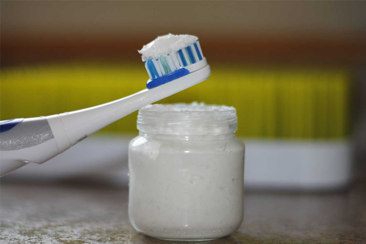 Homemade Toothpaste For Beautiful Tooth