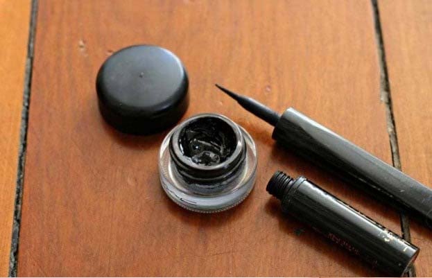 Non Toxic Eyeliner With Charcoal