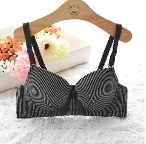 5 Bras For Small Breast For A Sexy And Fabulous Look