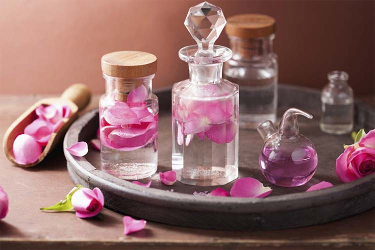 How to Make Rose Oil