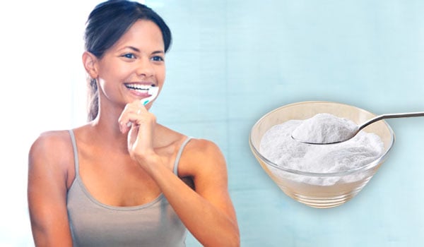 7 True Facts Of Brushing Teeth With Baking Soda - Benefits And Side Effects