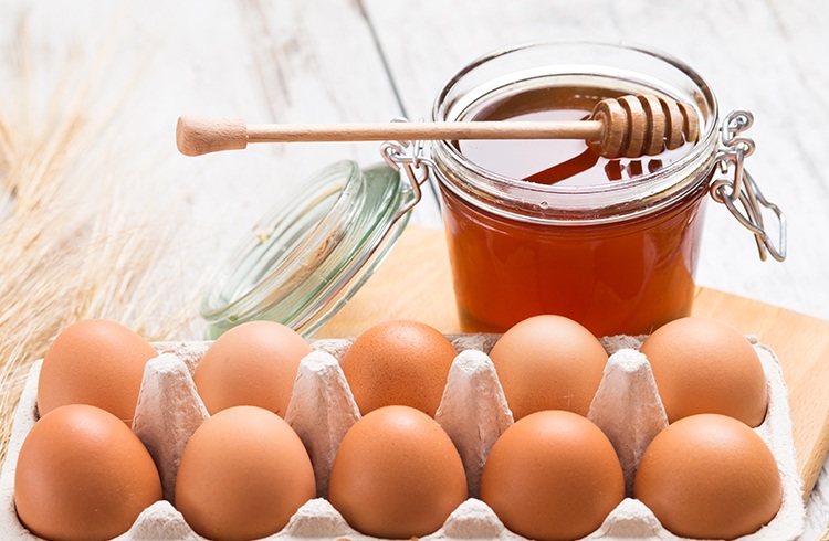 Egg Honey and Coconut Oil Mask