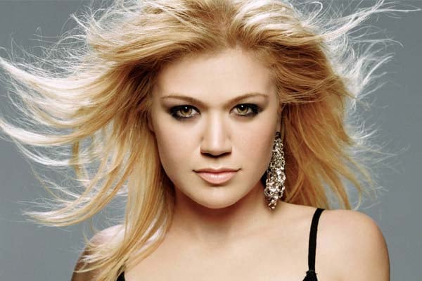 Kelly Clarkson - Hazel Eyed Celebrity
