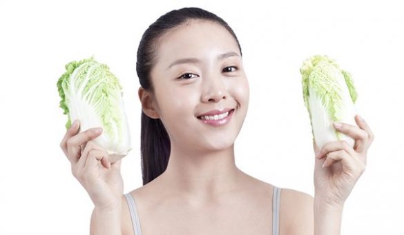 Women Are Putting Cabbage Leaves on Their Breasts