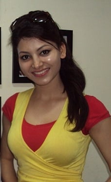 Urvashi Rautela no makeup