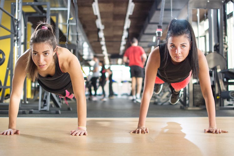 7 Minuten Training: Holen Sie sich Ihre Herzfrequenz!  