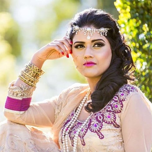 60+ Traditionelle indische Brautfrisuren für Ihre Hochzeit  