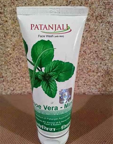 Patanjali Aloe Vera Mint Face Wash