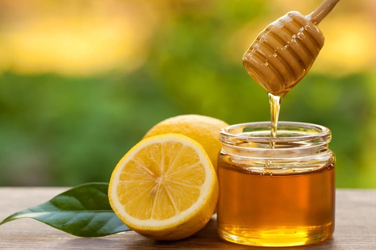 Health Benefits of Honey Lemon Water