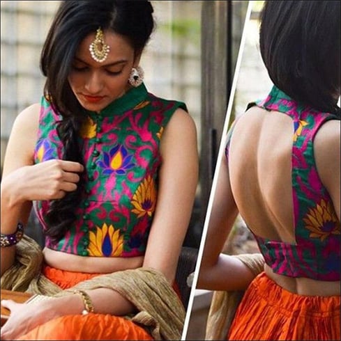 High Neck Bluse Designs mit wunderschönen Sarees Show hier zu tragen  