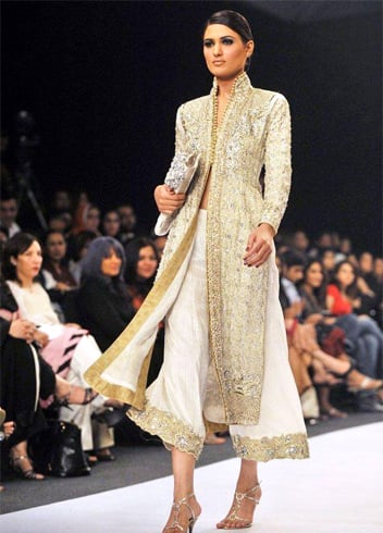 Designer Kurtis Von Neeta Lulla  