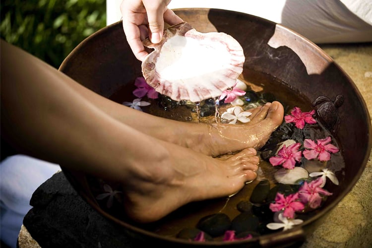 Fancy A Foot Spa zu Hause? Hier sind 5 interessante DIY freundliche Spas!  