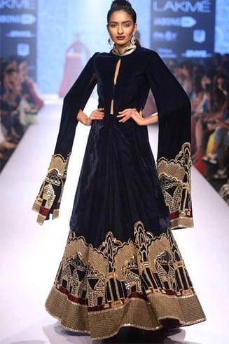 Designer Kurtis Von Neeta Lulla  