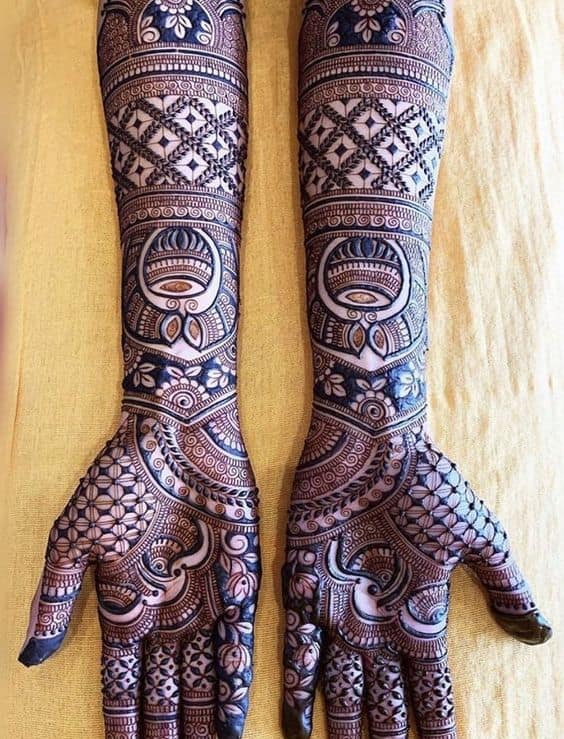 15 Latest Designer Mehndi Designs with Images | Styles At Life