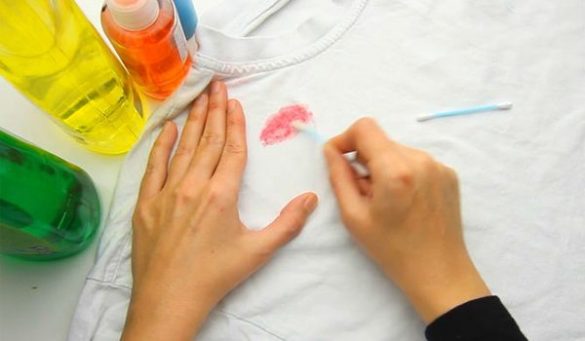 How To Remove Lipstick Stains From Clothes