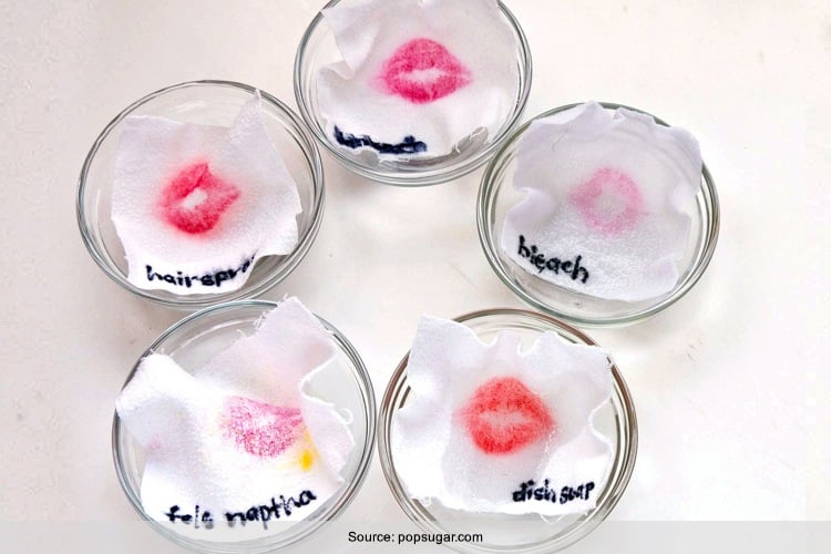 So entfernen Sie Lippenstiftflecken aus der Kleidung 