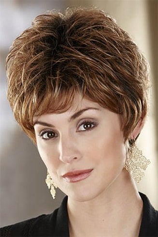 Mixed Layered Short Hairstyle With Feather Cut