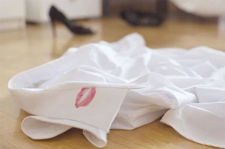 Remove Lipstick Stains From Clothes