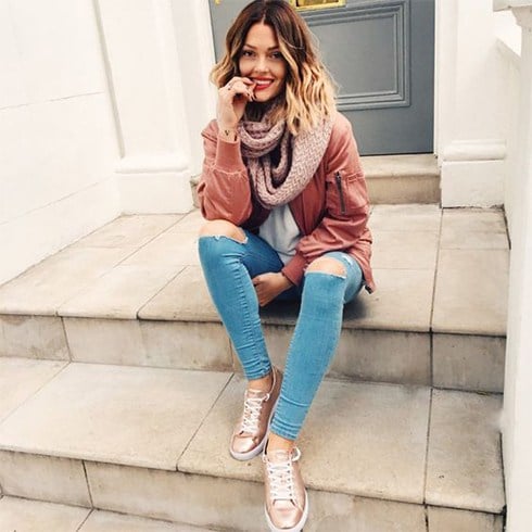 Tips To Wear Golden Shoes
