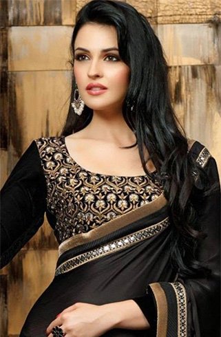 Love Black Sarees Flaunt Them In Different Styles Like Sushmita Kareena   HerZindagi