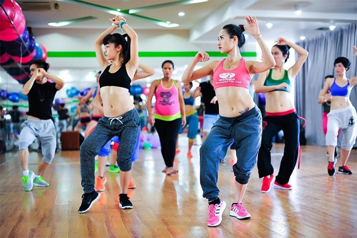 Fit, getönt und flexibel mit Zumba für Anfänger zu Hause  